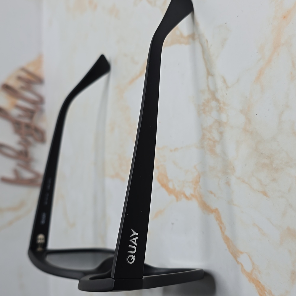 Quay Sunglasses - It's My Way in Black/Smoke Lens Mate Oversized Sunglasses Nwot - Picture 5 of 10